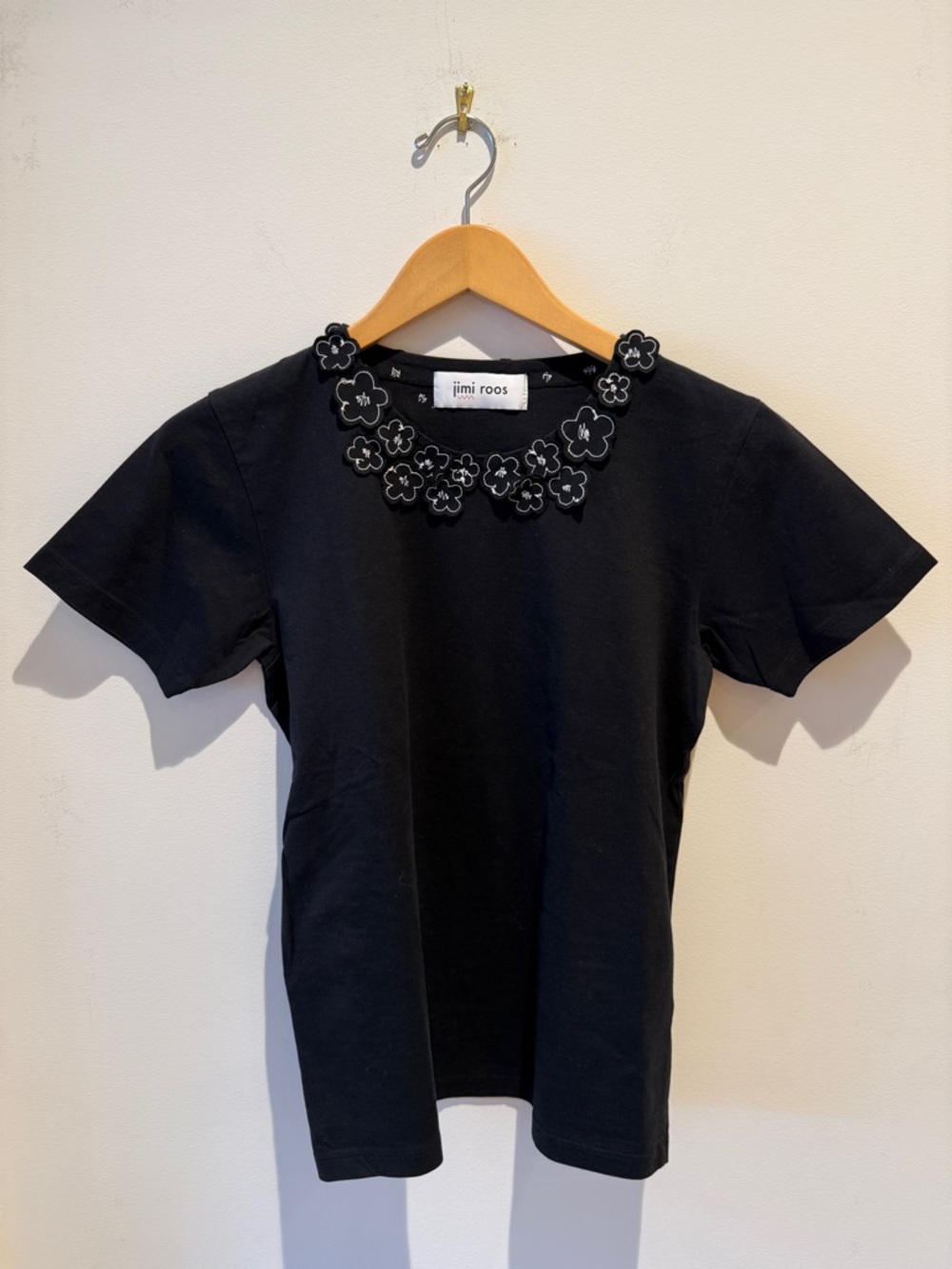 Jimi Roos JR W Floral Embroidered T-Shirt size Medium